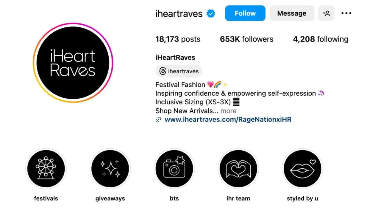 Profil iHeartRaves z inspirującą bio i ladna czcionka na Insta. 653 tys. obserwujących.